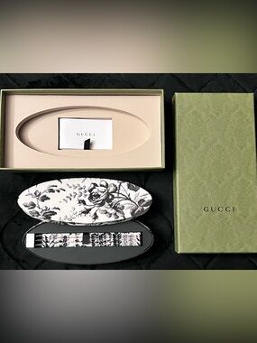 GUCCI Made in Italy 6 luxury pencils & holder